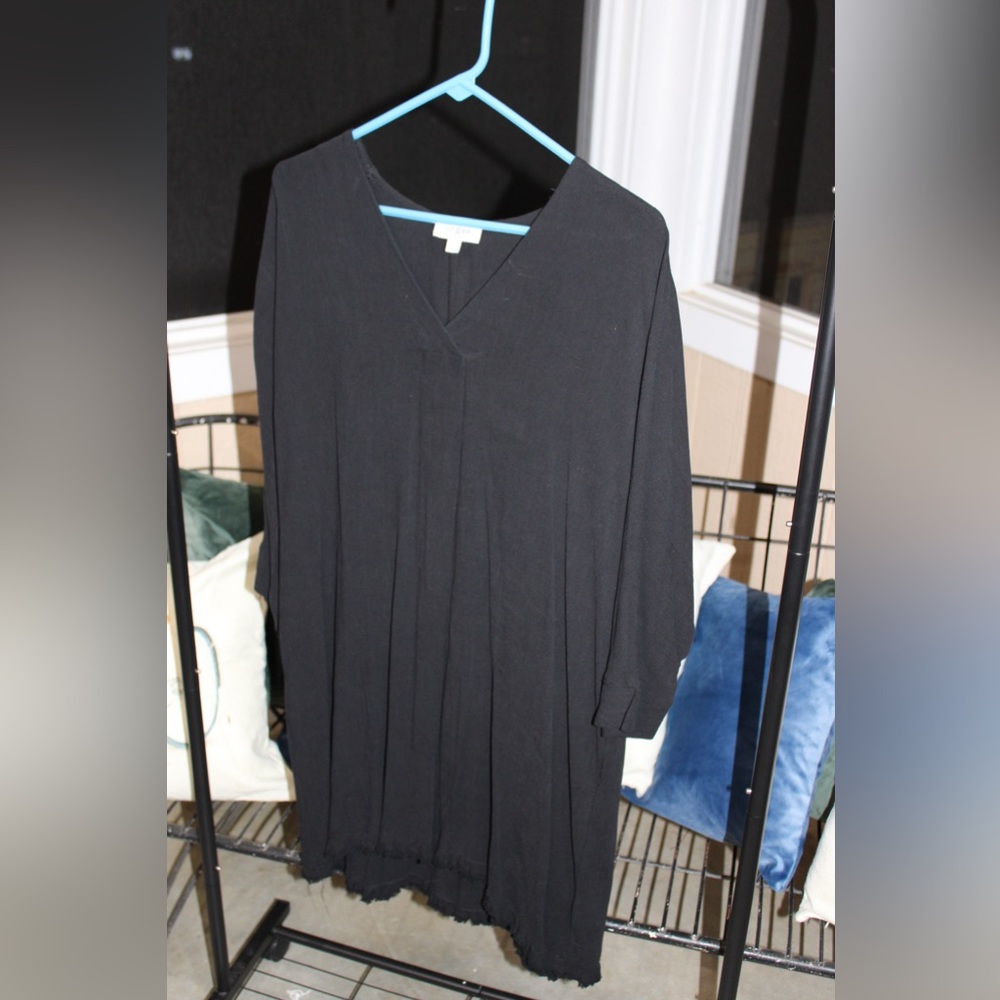 Black Oversized V-Neck Tunic Top | Flowy Minimalist Blouse